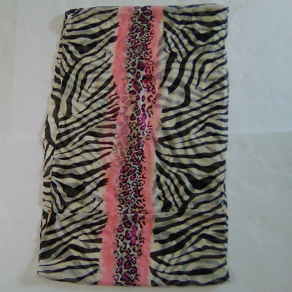 Zebra design infinity scarf - Picture 1 of 3